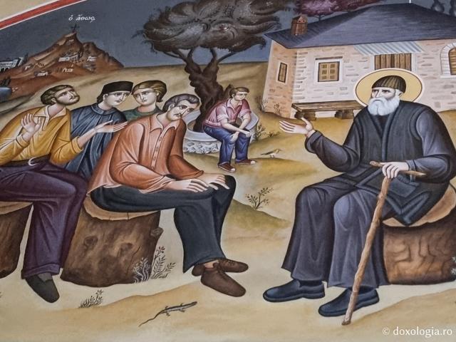 Scene din viața Sfântului Paisie Aghioritul și a Sfântului Arsenie Capadocianul în biserica mănăstirii de la Suroti