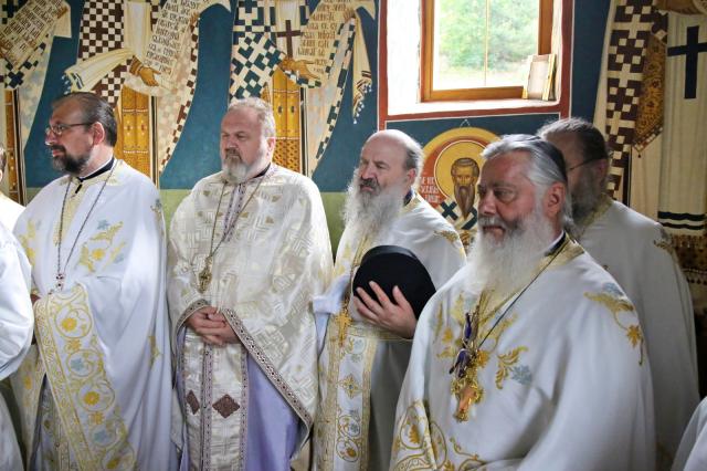sfințire Biserica Mănăstirea Bisericani, sobor de preoți