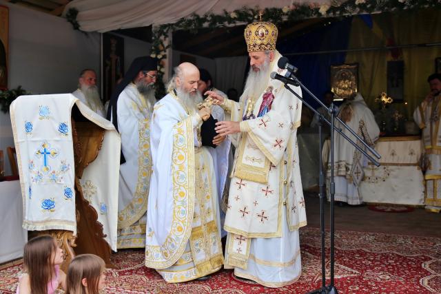 sfințire Biserica Mănăstirea Bisericani, starețul Serafim Mihali, IPS Teofan