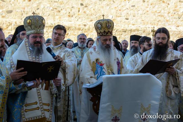 Locul de nevoință al Sfântului Chiriac de la Tazlău, resfințit de doi ierarhi