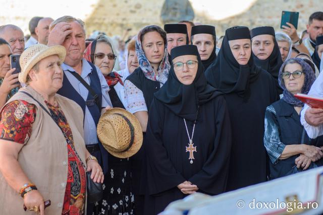 Locul de nevoință al Sfântului Chiriac de la Tazlău, resfințit de doi ierarhi