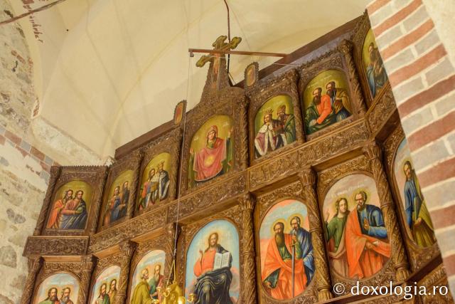 Locul de nevoință al Sfântului Chiriac de la Tazlău, resfințit de doi ierarhi