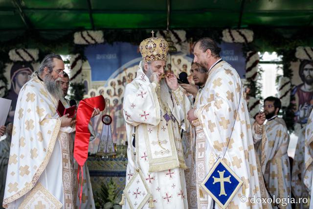 Resfințire de biserică și hram, la Mănăstirea Văratec
