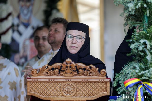 Resfințire de biserică și hram, la Mănăstirea Văratec