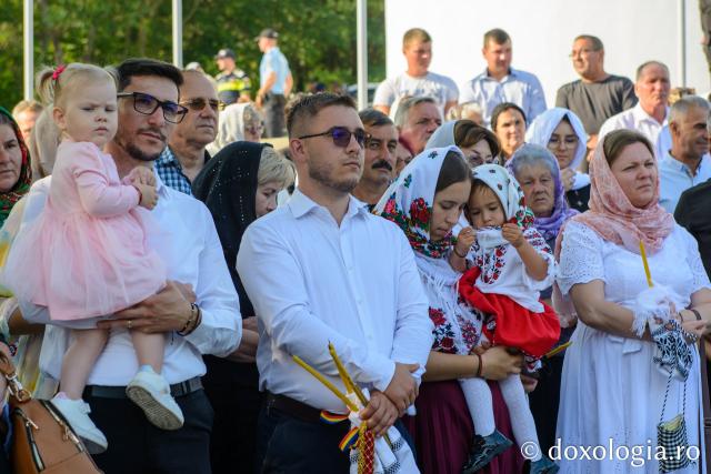 Sfințire de biserică la Mândrești-Movileni