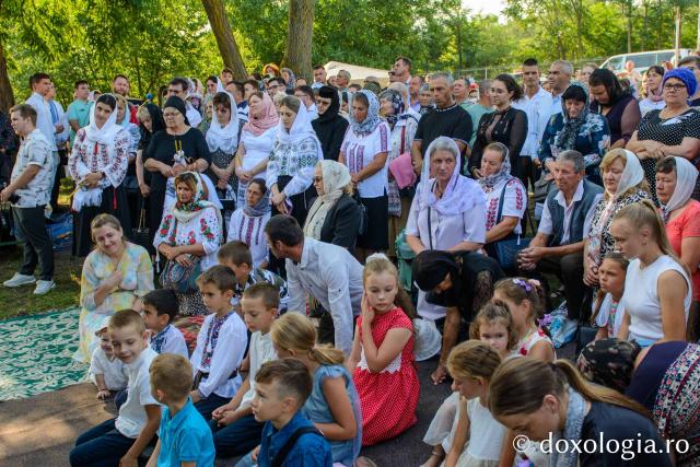 Sfințire de biserică la Mândrești-Movileni