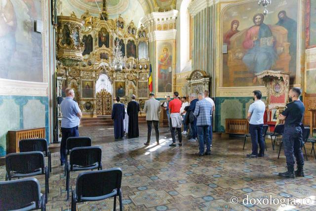 Persoane private de libertate de la Penitenciarul Iași în vizită la biserica Banu