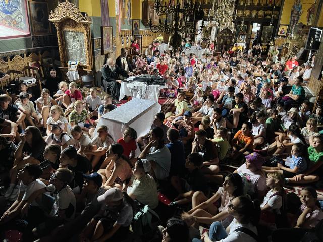 Zile de tabără și slujire arhierească la Parohia Filioara din județul Neamț