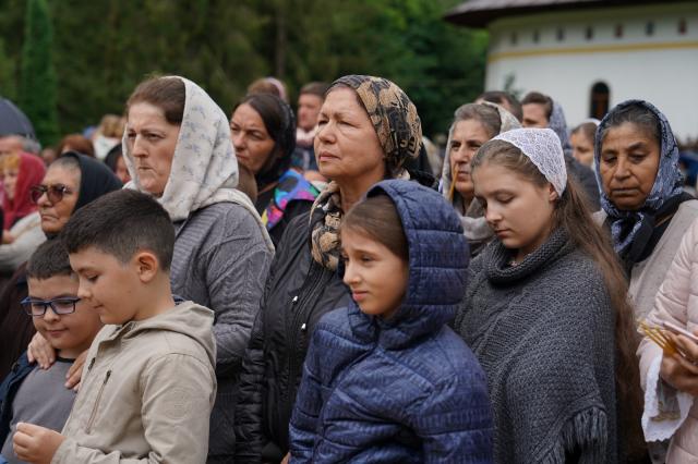 Înaltpreasfințitul Serafim, Mitropolitul Germaniei, prezent la hramul Schitului Icoana Nouă