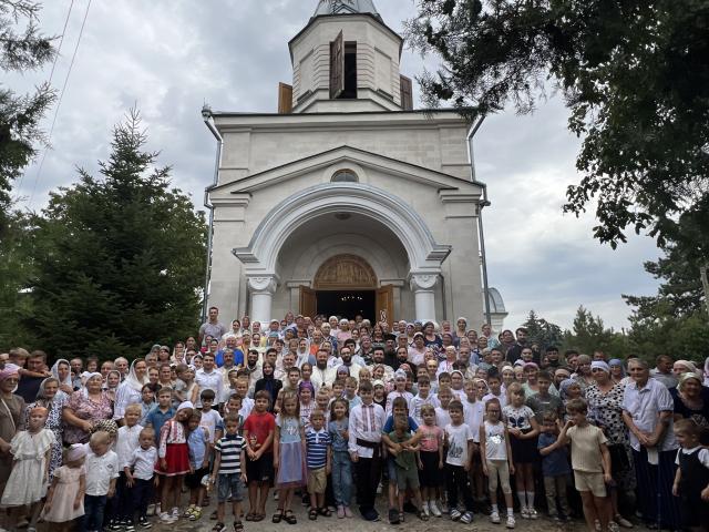 O biserică din Iași s-a înfrățit cu o parohie din Dubăsarii Vechi - Republica Moldova