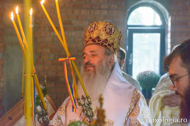 Altarul Bisericii „Sfinții Părinți Ioachim și Ana” din  Moara de Vânt a fost sfințit de Părintele Mitropolit Teofan