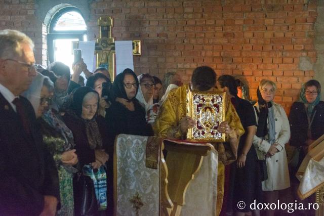 Altarul Bisericii „Sfinții Părinți Ioachim și Ana” din  Moara de Vânt a fost sfințit de Părintele Mitropolit Teofan