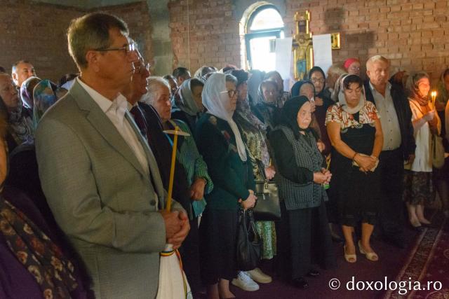 Altarul Bisericii „Sfinții Părinți Ioachim și Ana” din  Moara de Vânt a fost sfințit de Părintele Mitropolit Teofan