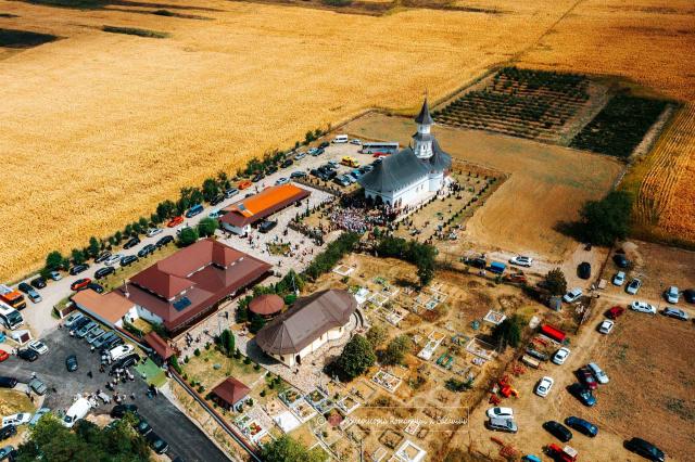 Biserica Mănăstirii Calapodești sfințită de doi ierarhi în prima duminică a noului an bisericesc