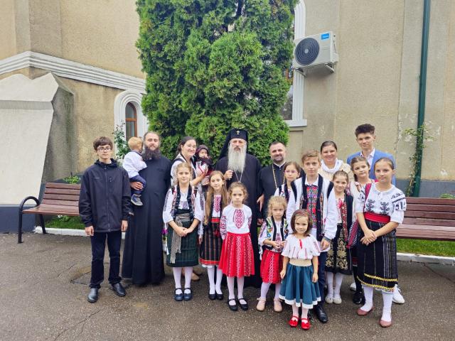 IPS Teofan la Parohia Ziua Crucii Iași