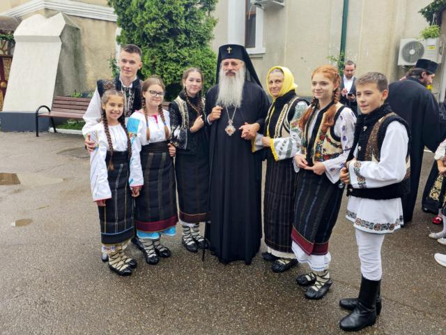 IPS Teofan la Parohia Ziua Crucii Iași