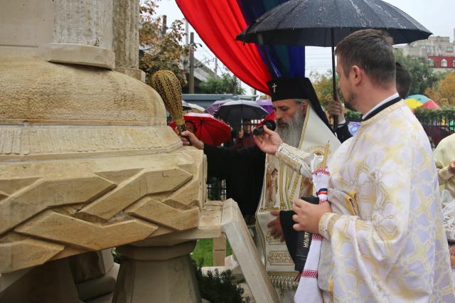 IPS Teofan la Parohia Ziua Crucii Iași
