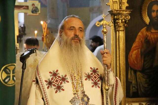 IPS Teofan la Parohia Ziua Crucii Iași