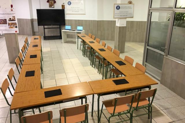Proiectul „Dotarea școlii parohiale din Huesca cu mobilier și echipament IT”