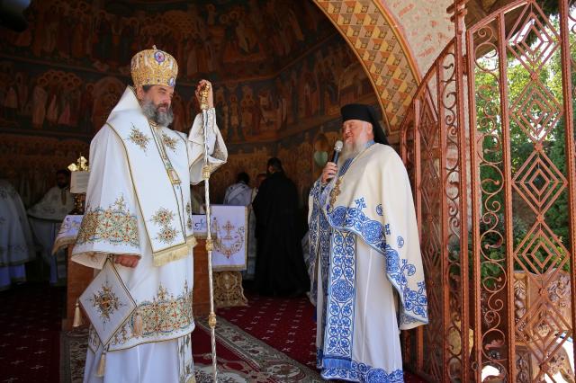 PS Nichifor la Hramul Mănăstirii Hadâmbu