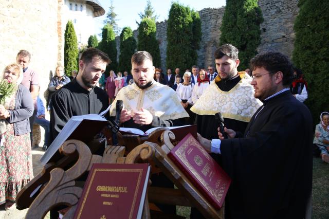 psalți la strană