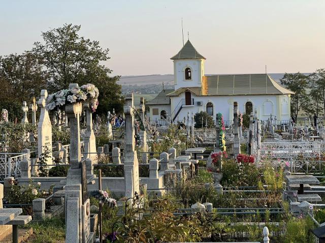Biserica „Izvorul Tămăduirii” din Hlipiceni-Botoșani a primit veșmânt de har. Lăcașul, renovat cu sprijinul arhim. Ciprian Grădinaru
