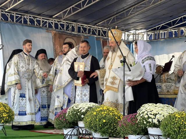 Biserica „Izvorul Tămăduirii” din Hlipiceni-Botoșani a primit veșmânt de har. Lăcașul, renovat cu sprijinul arhim. Ciprian Grădinaru