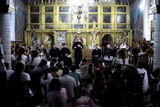 „Tabăra bucuriei de sub cerul belceștean”