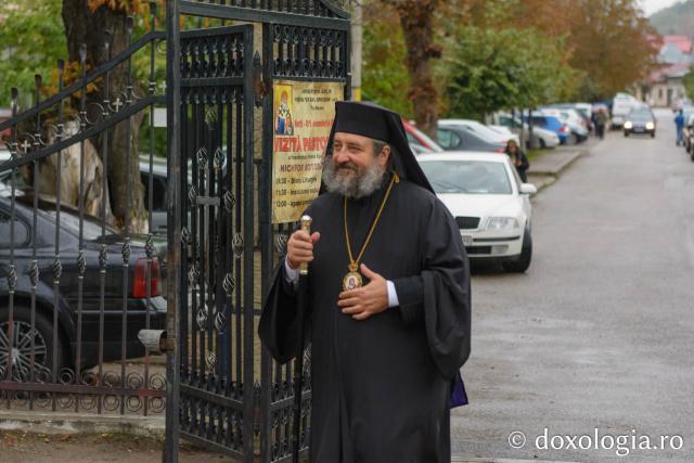 Slujire arhierească la Biserica „Sfântul Spiridon” din Târgu Neamț