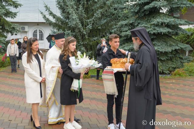 Slujire arhierească la Biserica „Sfântul Spiridon” din Târgu Neamț