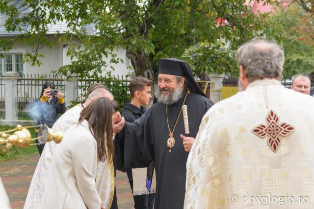 Slujire arhierească la Biserica „Sfântul Spiridon” din Târgu Neamț