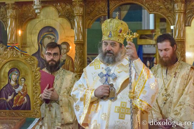 Slujire arhierească la Biserica „Sfântul Spiridon” din Târgu Neamț