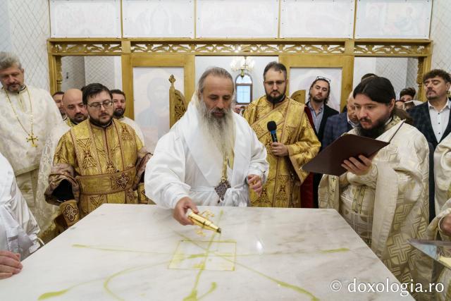 Doi ierarhi au sfințit biserica Parohiei „Sfântul Ierarh Nicolae” din Ciulinești - Probota
