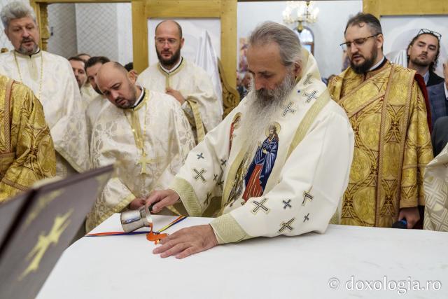Doi ierarhi au sfințit biserica Parohiei „Sfântul Ierarh Nicolae” din Ciulinești - Probota