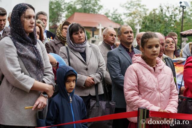 Doi ierarhi au sfințit biserica Parohiei „Sfântul Ierarh Nicolae” din Ciulinești - Probota