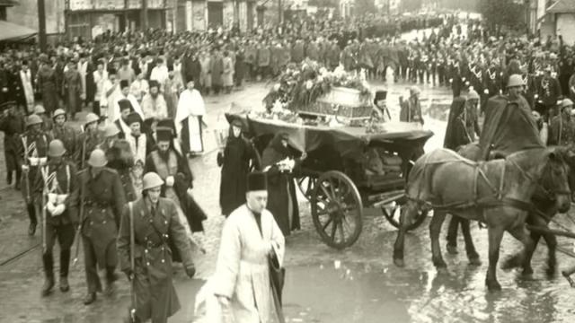 Se împlinesc 80 de ani de la marea procesiune cu moaștele Sfintei Cuvioase Parascheva pe străzile Bucureștiului
