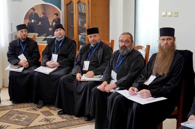 Preoții monahi din Eparhia Iașilor participă la cursurile pentru obținerea gradelor profesionale