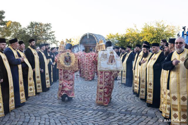 (Foto) Slujbă de priveghere în cinstea Sfântului Mare Mucenic Dimitrie, Izvorâtorul de mir