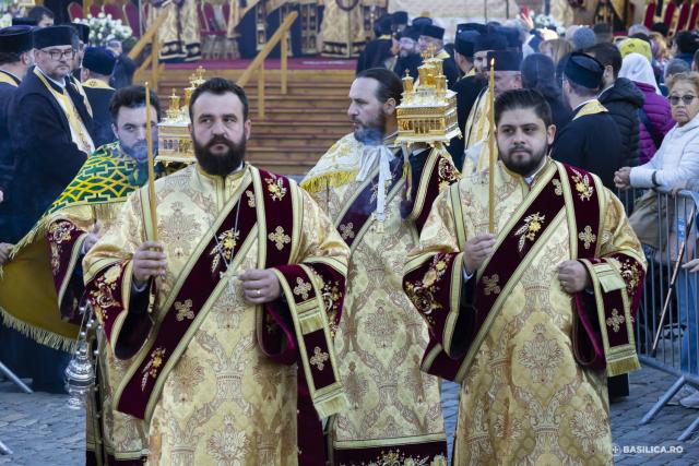 (Foto) Slujbă de priveghere în cinstea Sfântului Dimitrie cel Nou, ocrotitorul Bucureștilor