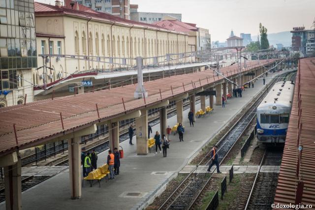 CFR Călători suplimentează cu vagoane trenurile care vin la Iași, cu prilejul hramului Sfintei Parascheva