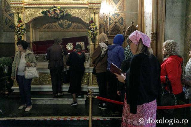Închinare la Sfânta Parascheva