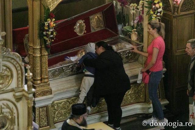 Închinare la Sfânta Parascheva