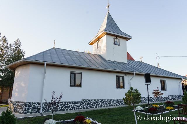 Biserica Parohiei Miletin, care datează din 1966, a fost sfințită de IPS Teofan