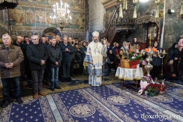 Slujire arhierească în cinstea Sfântului Cuvios Paisie Velicicovschi, la Mănăstirea Neamț