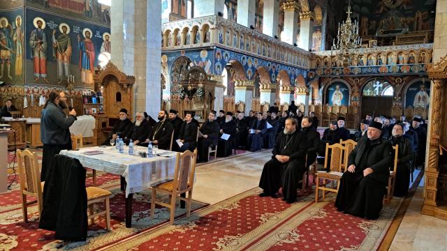 Ședință administrativă lunară în Protopopiatul Iași I, la Biserica „Sfântul Nectarie” din Iași