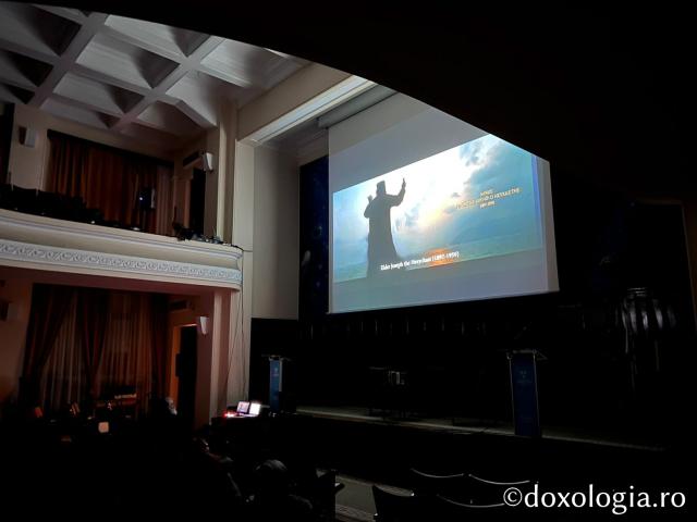 Proiecția filmului docudramă Sfântul Iosif Isihastul (Grecia, regizori Alexandros Foteinos and Yiannis Traganidas), Sala Aula Magna Mihai Eminescu