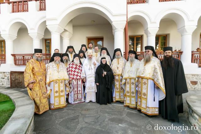 Starețul Efrem Vatopedinul, la hramul Mănăstirii Agapia