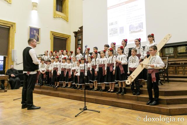 Două volume, semnate de părintele Nicolae Dura, au fost prezentate la Iași