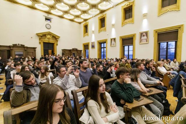 Două volume, semnate de părintele Nicolae Dura, au fost prezentate la Iași