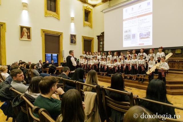 Două volume, semnate de părintele Nicolae Dura, au fost prezentate la Iași